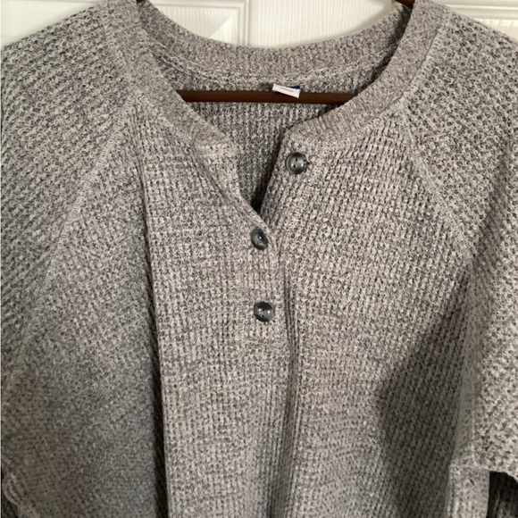 Old Navy Gray Henley Waffle-Knit Sweater - Picture 2 of 6